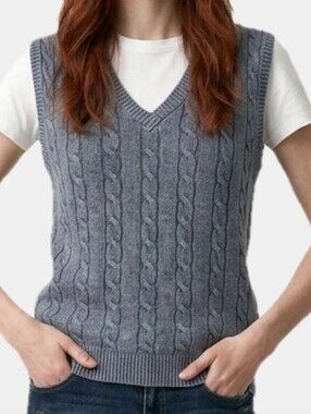 Aeropostale Sleeveless V-Neck Cable Knit Sweater Vest Size XS (Runs Big)